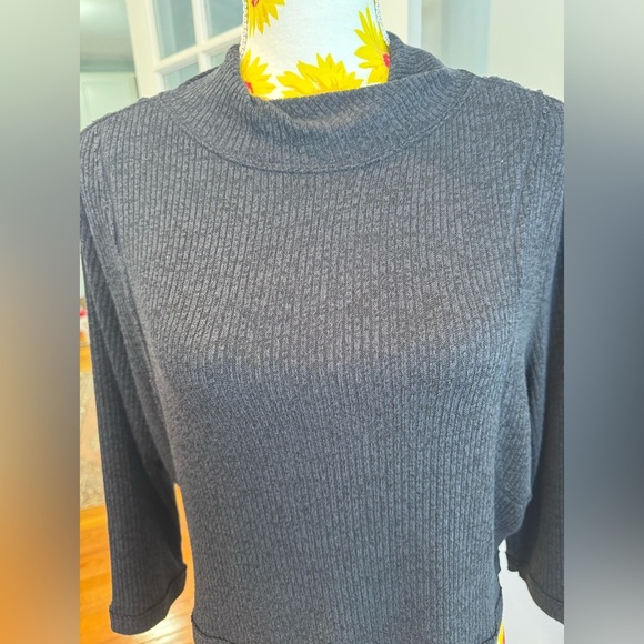 We The Free Mock Neck Ribbed Crop Top Size M - Picture 6 of 10